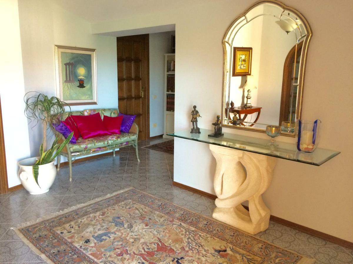 Tony Home Olbia Buitenkant foto