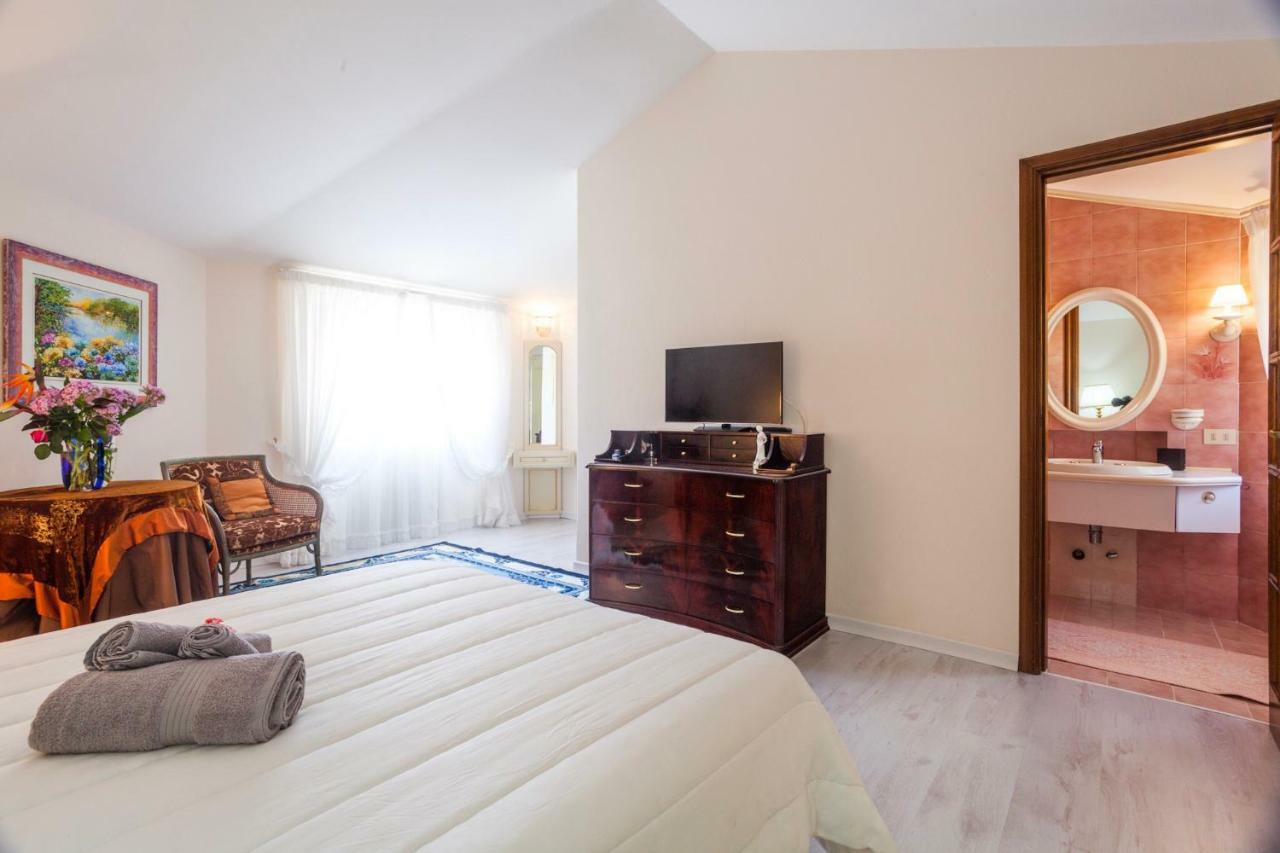 Tony Home Olbia Buitenkant foto